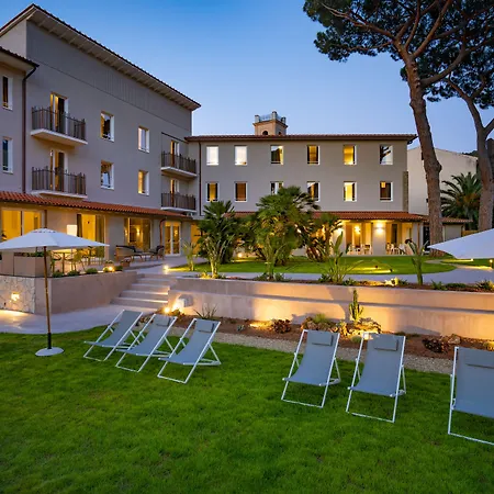 Отель Marina Garden 4*