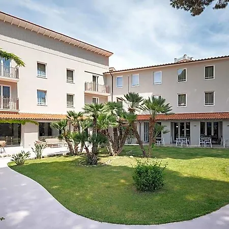 מלון Marina Garden